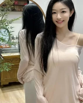 大专毕业无业女求包养