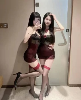 浦东俩嫩蚌玩双飞